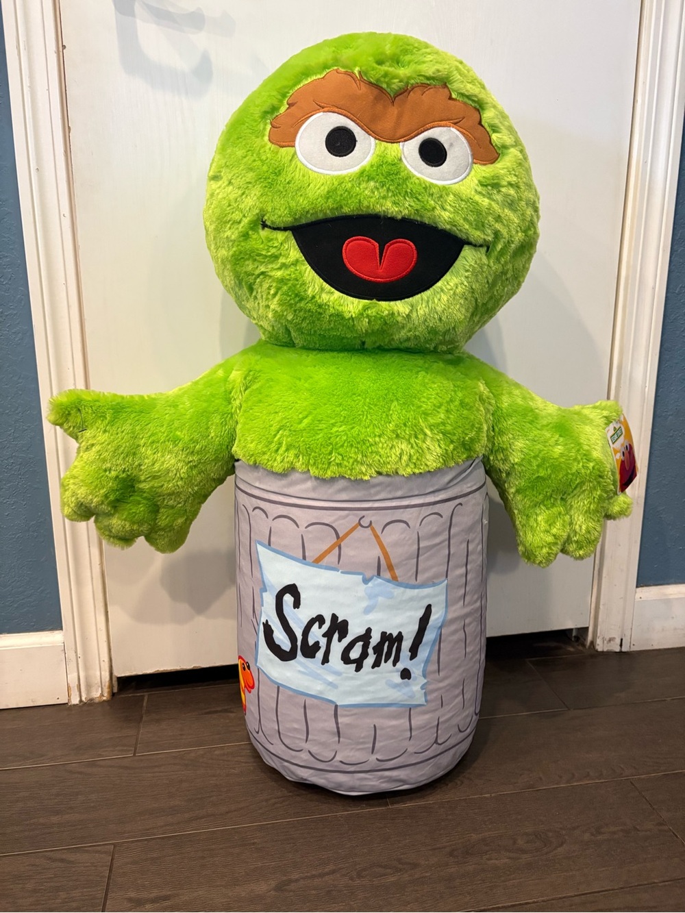 Oscar the Grouch Trash Can  34 in (light)